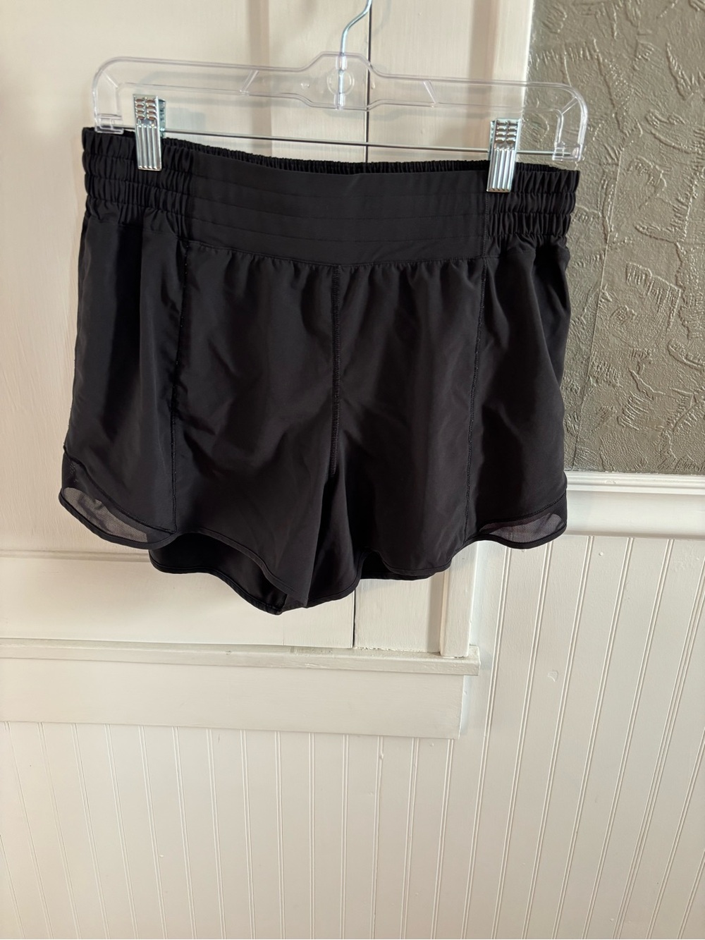 Lululemon hotty hot high rise 4 inch short